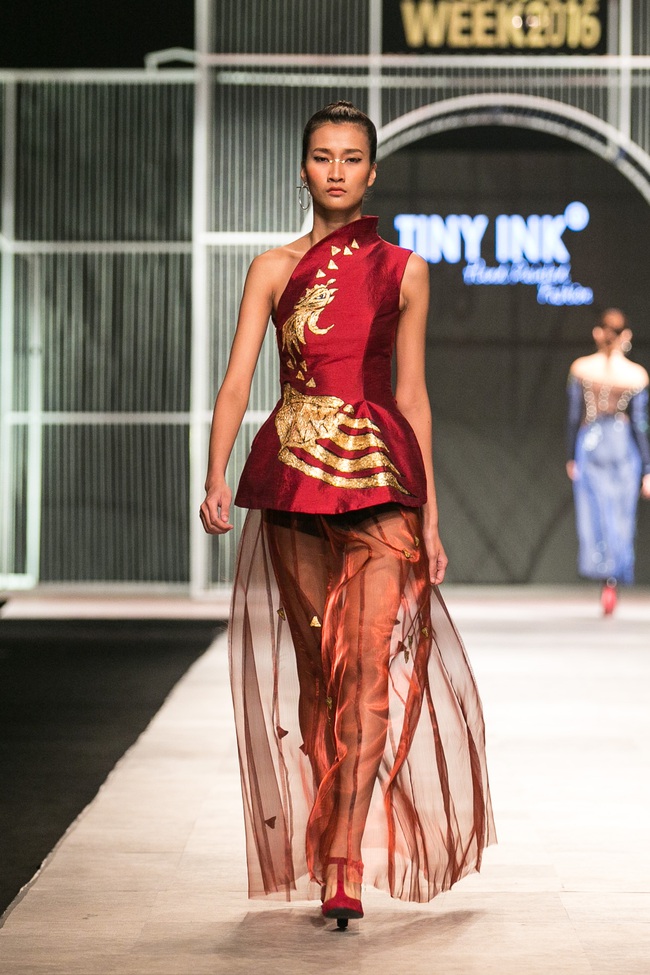 Vietnam International Fashion Week Thu Đông 2016: Nơi linh hồn Việt được thăng hoa - Ảnh 18.