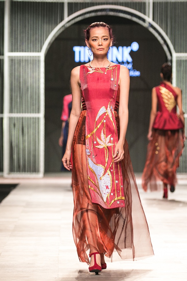 Vietnam International Fashion Week Thu Đông 2016: Nơi linh hồn Việt được thăng hoa - Ảnh 17.