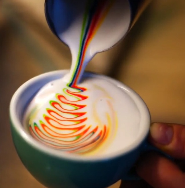 Những ly latte cầu vồng đẹp ng&acirc;y ngất nh&igrave;n l&agrave; m&ecirc; - Ảnh 7.