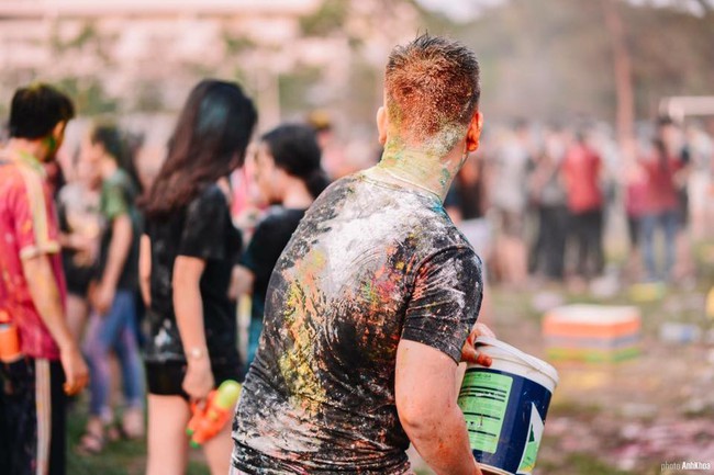 Teen Huế tưng bừng quẩy Color me run phiên bản ném bóng nước trong Lễ trưởng thành - Ảnh 5.