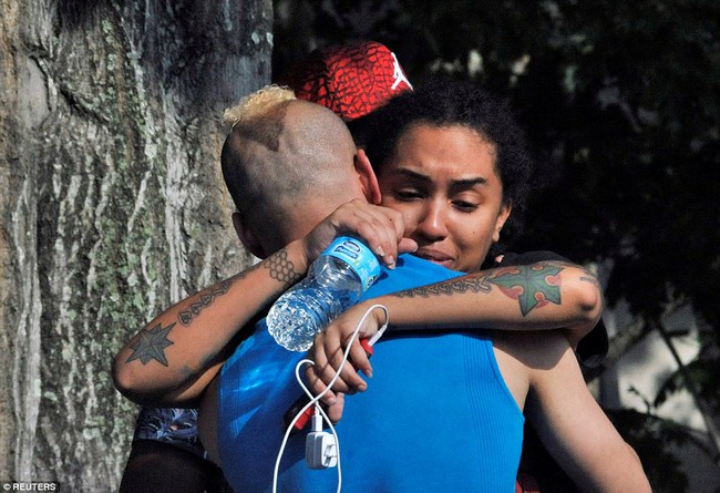 Nước mắt người Mỹ lại tuôn rơi vì những nạn nhân vụ xả súng ở hộp đêm đồng tính - Ảnh 12.