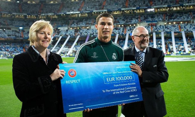 7 l&yacute; do Ronaldo xuất sắc hơn đại k&igrave;nh địch Messi - Ảnh 5.