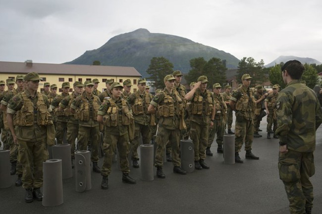 Các doanh trại lưỡng giới ở Na Uy, nơi nam và nữ ở chung trong quân đội - Ảnh 5.