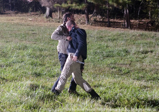 The Walking Dead m&ugrave;a thứ 7: Ch&agrave;o mừng đến với thế giới mới! - Ảnh 4.