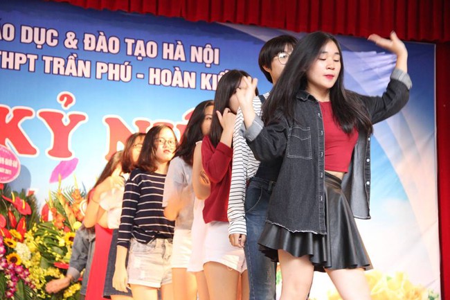 Con g&aacute;i Trần Ph&uacute; tổ chức Ng&agrave;y con trai si&ecirc;u vui cho con trai trong trường! - Ảnh 16.
