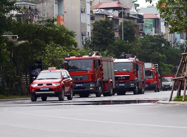 Hà Nội: Hàng trăm người tham gia diễn tập chữa cháy ở khu đô thị Royal City - Ảnh 5.