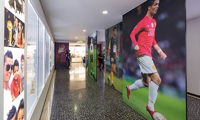 Bên trong bảo tàng cá nhân của Cristiano Ronaldo - Ảnh 3.