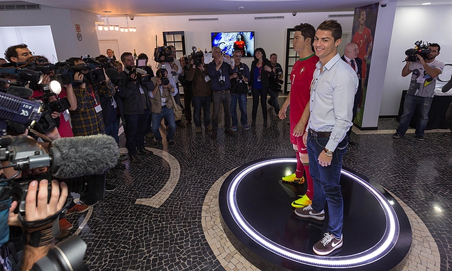 Bên trong bảo tàng cá nhân của Cristiano Ronaldo - Ảnh 2.