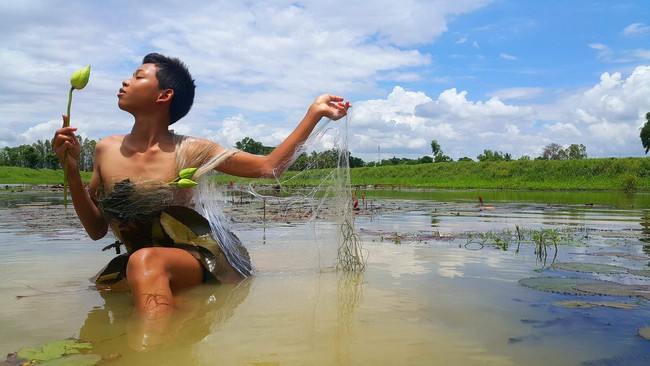 Cậu bé bỗng nổi tiếng khắp Thái Lan vì phong cách thời trang tự chế chẳng giống ai - Ảnh 3.