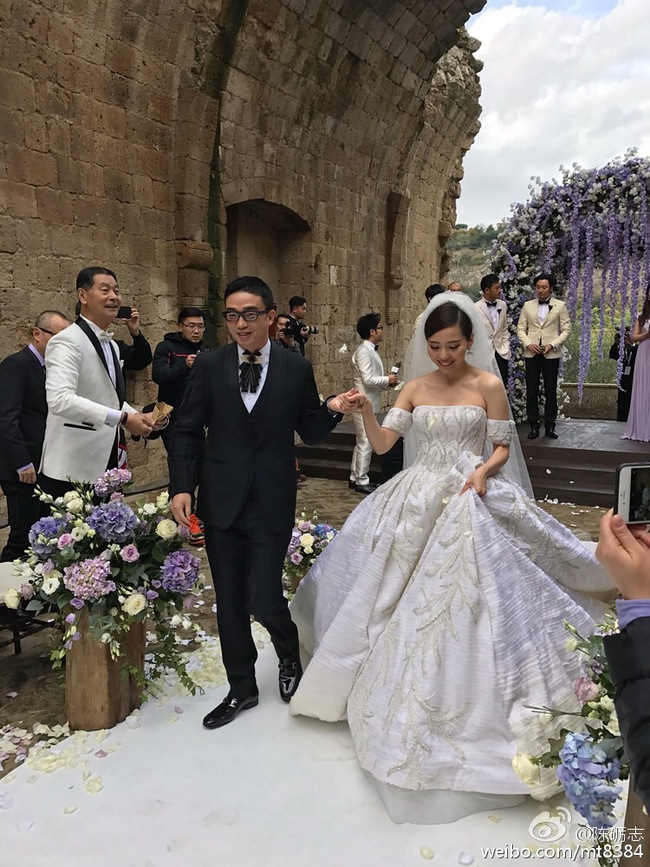 Bị phản đối chuyện tình cảm, diva Trung Quốc quyết không mời mẹ tới đám cưới - Ảnh 2.