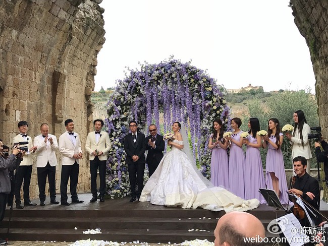Bị phản đối chuyện t&igrave;nh cảm, diva Trung Quốc quyết kh&ocirc;ng mời mẹ tới đ&aacute;m cưới - Ảnh 7.