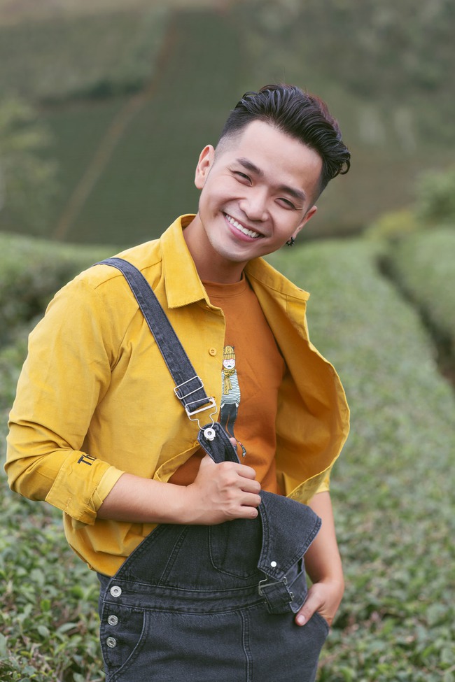 Phạm Hồng Phước c&ugrave;ng người y&ecirc;u phượt khắp đất nước khi quay MV - Ảnh 11.