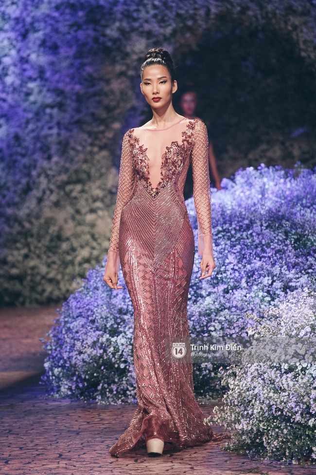 Kỳ Duyên, Phạm Hương đọ trình catwalk trong show thời trang cùng loạt mẫu đình đám - Ảnh 20.