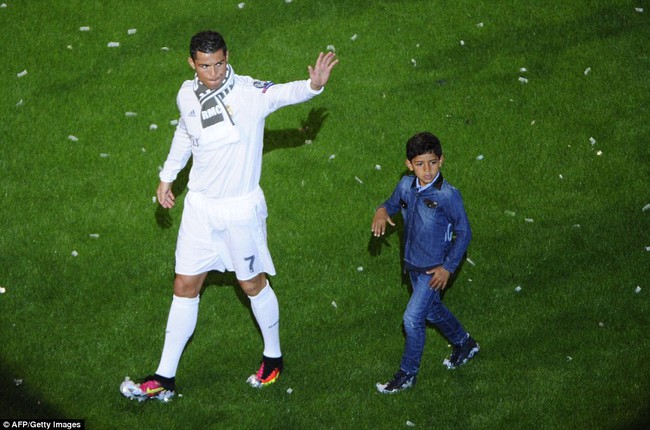 Ronaldo b&ugrave;ng nổ trước 80.000 CĐV Real Madrid tr&ecirc;n s&acirc;n Bernabeu - Ảnh 6.