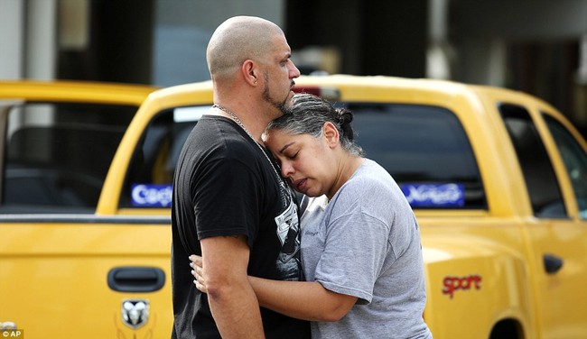 Nước mắt người Mỹ lại tuôn rơi vì những nạn nhân vụ xả súng ở hộp đêm đồng tính - Ảnh 13.