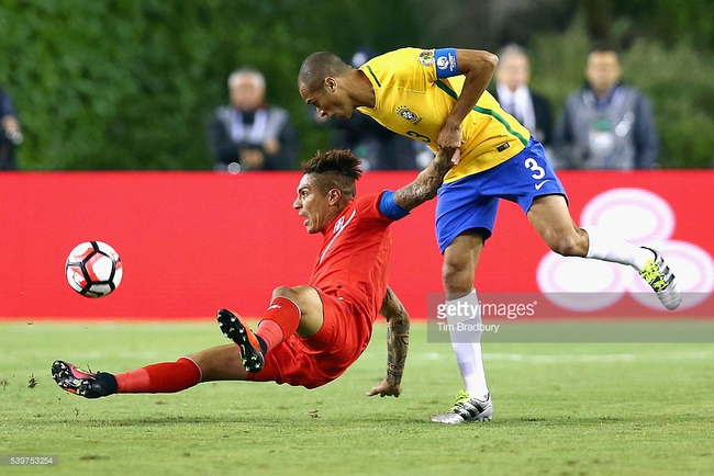 Sốc: B&agrave;n thắng bẩn khiến Brazil chia tay Copa America 2016 từ v&ograve;ng đấu bảng - Ảnh 7.