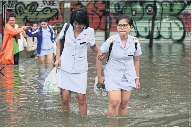 Đừng đi du lịch Bangkok tuần này vì đường quá ngập - Ảnh 6.