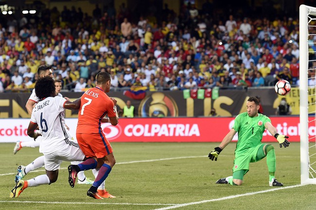 James Rodriguez bất lực nhìn Chile vào chung kết Copa America 2016 - Ảnh 6.