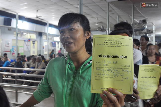 Bác sĩ ở Sài Gòn dậy từ 3h sáng để khám cho hàng trăm bệnh nhân - Ảnh 6.