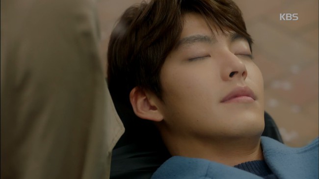 Uncontrollably Fond: Sau Suzy, th&ecirc;m một người nữa gặp tai nạn xe hơi - Ảnh 17.