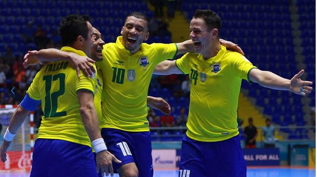 Huyền thoại Falcao lập hat-trick, futsal Brazil vẫn thua sốc Iran ở vòng knock-out World Cup - Ảnh 7.