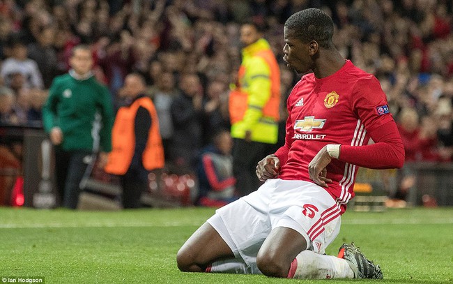 Pogba lập c&uacute; đ&uacute;p, Man Utd c&oacute; chiến thắng đậm ở C&uacute;p C2 - Ảnh 12.