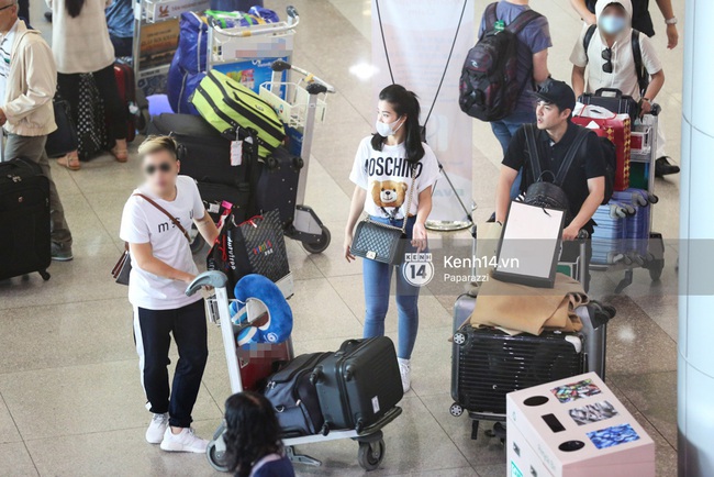 Trở về sau EMA 2016, Đông Nhi - Ông Cao Thắng tình tứ xuất hiện ở sân bay Tân Sơn Nhất - Ảnh 5.