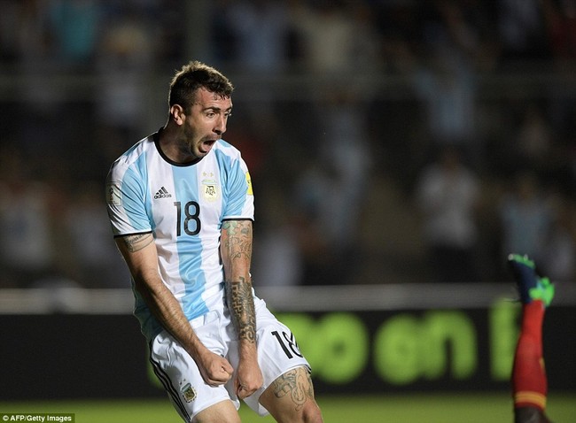 Messi lập siêu phẩm sút phạt, Argentina dứt mạch toàn hòa và thua - Ảnh 8.