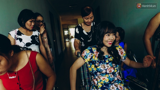 Chùm ảnh xúc động về nét đẹp của những người phụ nữ khuyết tật trên sàn diễn thời trang ở Sài Gòn - Ảnh 9.
