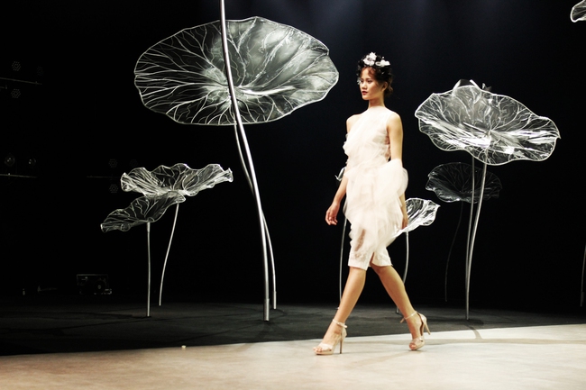 7 sân khấu thời trang Việt đẹp hoành tráng và đầu tư kỳ công nhất năm 2016 - Ảnh 15.