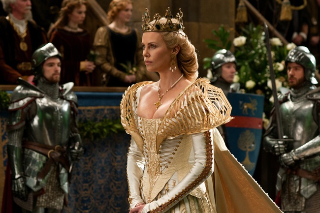 L&yacute; do kh&ocirc;ng n&ecirc;n bỏ lỡ bom tấn The Huntsman: Winter&rsquo;s War - Ảnh 7.