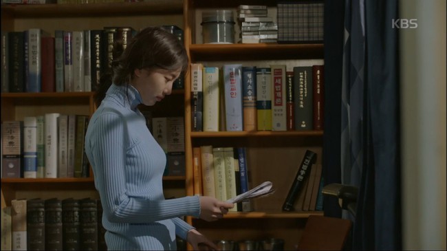 Uncontrollably Fond: Kim Woo Bin cầu h&ocirc;n phụ nữ kh&aacute;c trước mặt Suzy - Ảnh 6.