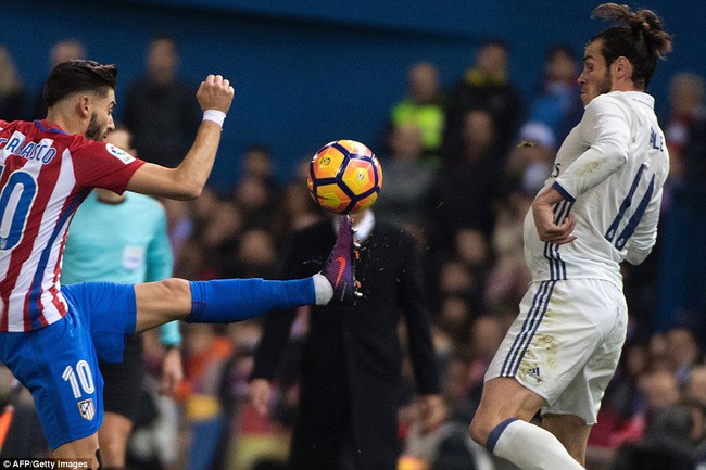 Ronaldo lập hat-trick, Real Madrid đánh sập pháo đài Vicente Calderon - Ảnh 8.