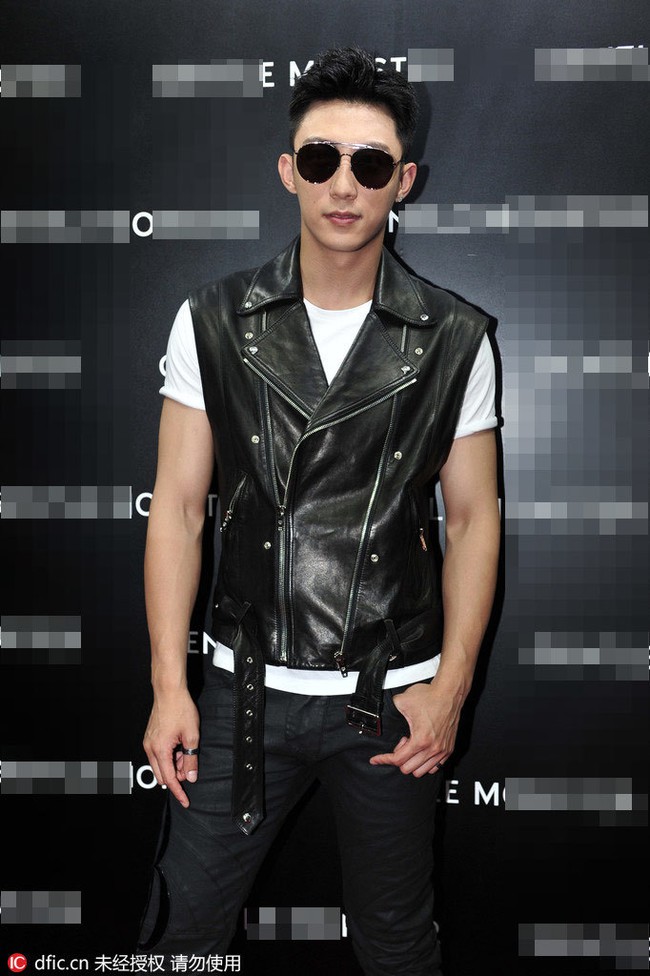 Ho&agrave;ng Cảnh Du được fan qu&acirc;y chặt, đọ vẻ đẹp trai b&ecirc;n Ji Chang Wook - Ảnh 1.