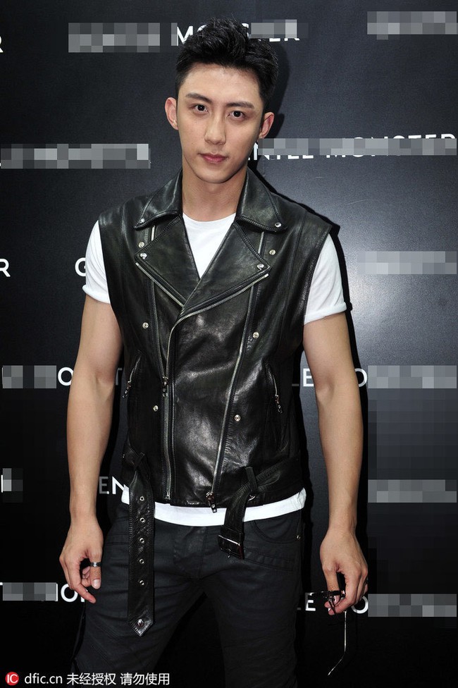 Ho&agrave;ng Cảnh Du được fan qu&acirc;y chặt, đọ vẻ đẹp trai b&ecirc;n Ji Chang Wook - Ảnh 2.