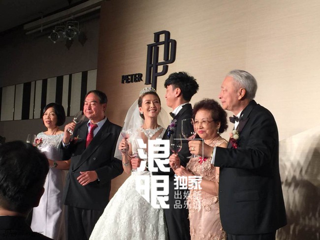 Đám cưới vừa vui nhộn, vừa xúc động của Lương Sơn Bá Hà Nhuận Đông - Ảnh 39.