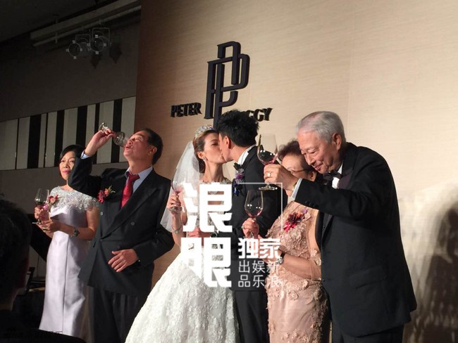 Đám cưới vừa vui nhộn, vừa xúc động của Lương Sơn Bá Hà Nhuận Đông - Ảnh 41.