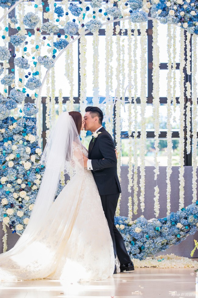 Ng&ocirc; Kiến H&agrave;o - Ng&ocirc;n Thừa H&uacute;c bất ngờ kho&aacute;c tay nhau xuất hiện tại đ&aacute;m cưới Chu Hiếu Thi&ecirc;n - Ảnh 16.