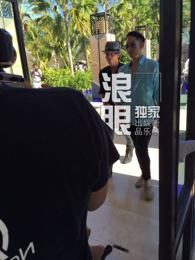 Ng&ocirc; Kiến H&agrave;o - Ng&ocirc;n Thừa H&uacute;c bất ngờ kho&aacute;c tay nhau xuất hiện tại đ&aacute;m cưới Chu Hiếu Thi&ecirc;n - Ảnh 1.