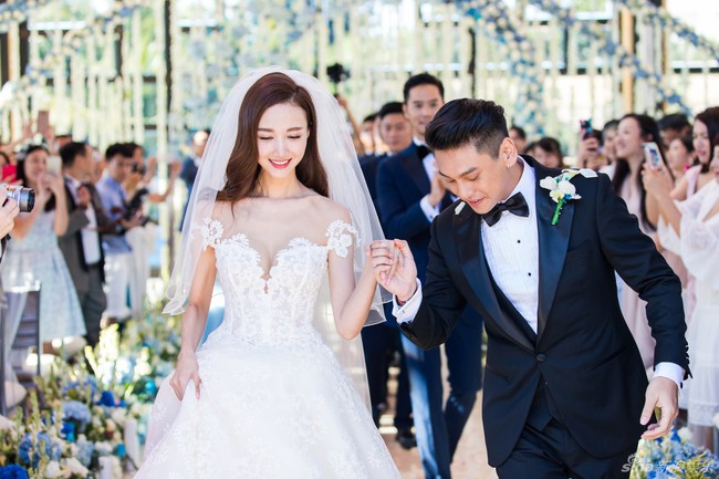 Ng&ocirc; Kiến H&agrave;o - Ng&ocirc;n Thừa H&uacute;c bất ngờ kho&aacute;c tay nhau xuất hiện tại đ&aacute;m cưới Chu Hiếu Thi&ecirc;n - Ảnh 18.