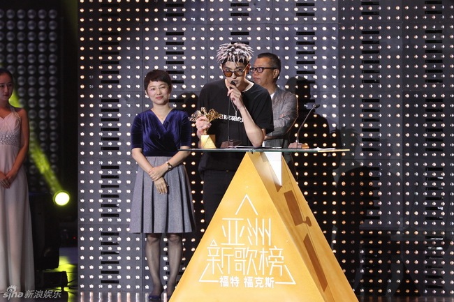 Ngô Diệc Phàm rách rưới, Hứa Ngụy Châu bảnh bao hết cỡ trên thảm đỏ Fresh Asia Award - Ảnh 16.