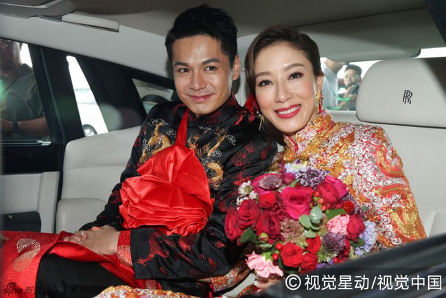 Ảnh hậu TVB Dương Di đeo vàng kín tay, cùng tình trẻ kém 5 tuổi rạng ngời trong ngày cưới - Ảnh 7.