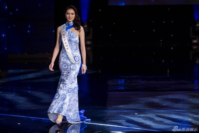 Hoa hậu Trung Quốc bị tố đá bay bạn trai ngay sau khi đăng quang - Ảnh 1.