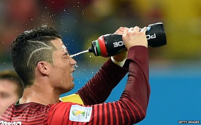 Báo Pháp trù ẻo Ronaldo bị động kinh trước trận chung kết Euro 2016 - Ảnh 1.