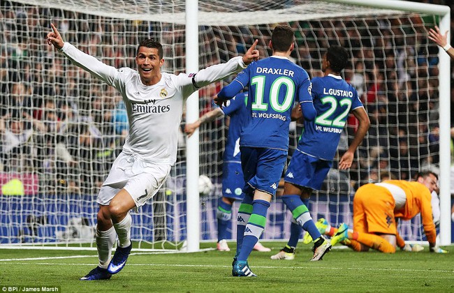 Ronaldo lập hat-trick, Real Madrid ngược d&ograve;ng kỳ diệu v&agrave;o b&aacute;n kết Champions League - Ảnh 8.