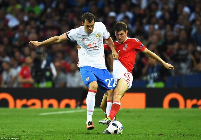 Gareth Bale rực sáng, xứ Wales qua mặt Anh giành ngôi nhất bảng B - Ảnh 10.