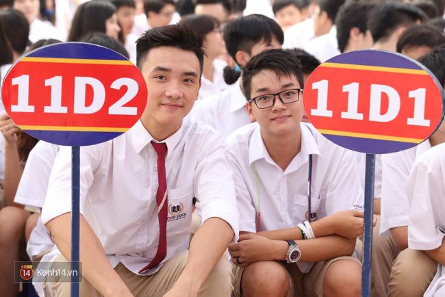Học sinh H&agrave; Nội v&agrave; S&agrave;i G&ograve;n cực h&agrave;o hứng trong ng&agrave;y khai giảng - Ảnh 17.