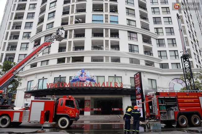 Hà Nội: Hàng trăm người tham gia diễn tập chữa cháy ở khu đô thị Royal City - Ảnh 8.