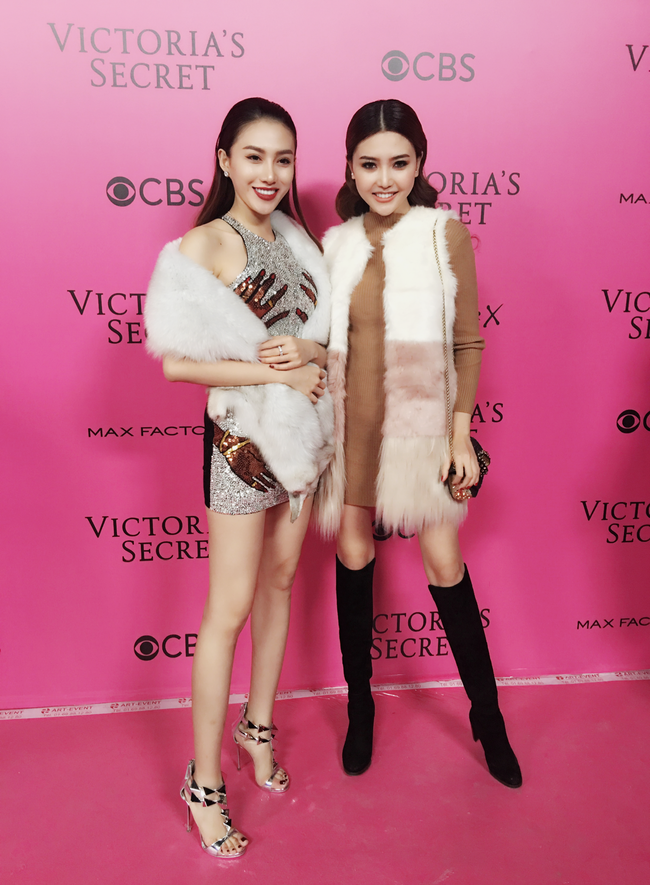 Lê Hà, Ngọc Duyên lộ diện sang chảnh trong hậu trường Victorias Secret trước giờ G - Ảnh 4.