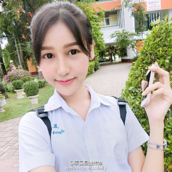 Phía sau một cô gái xinh đẹp nhường này là sự thật phũ phàng khiến bao người bị sốc - Ảnh 4.